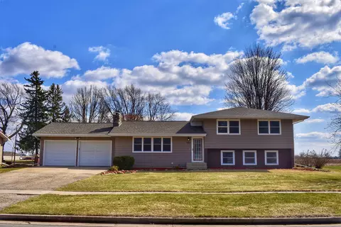 905 W Lincoln St, Waupun, WI 53963