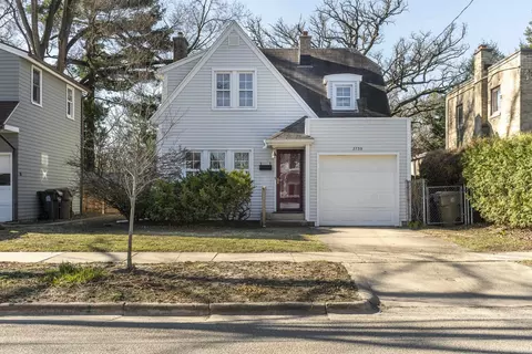 2739 Chamberlain Ave, Madison, WI 53705
