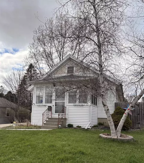 516 Columbus St, Sun Prairie, WI 53590