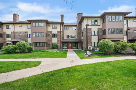 5 Maple Wood Ln #107, Madison, WI 53704