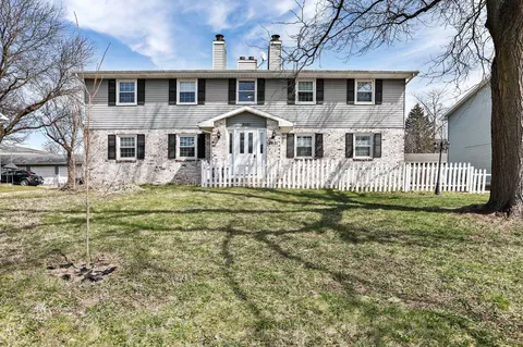 2621 Smithfield Dr #12, Fitchburg, WI 53719