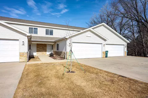 302 Mine Rd, Baraboo, WI 53913