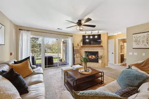 5567 Bantry Ln #3, Fitchburg, WI 53711