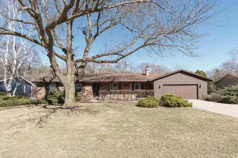 726 Somerset Dr, Janesville, WI 53546