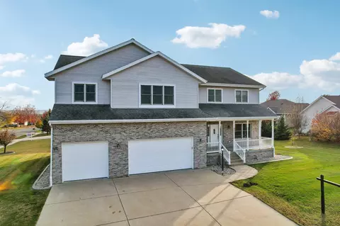 2001 Fullerton Dr, Prairie Du Sac, WI 53578