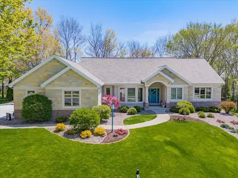 1813 Pineview Dr, Verona, WI 53593