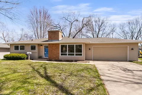 644 Farwell Dr, Oregon, WI 53575