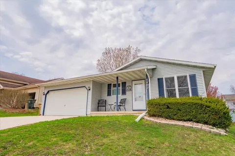 4402 Prairieview Dr, Madison, WI 53704