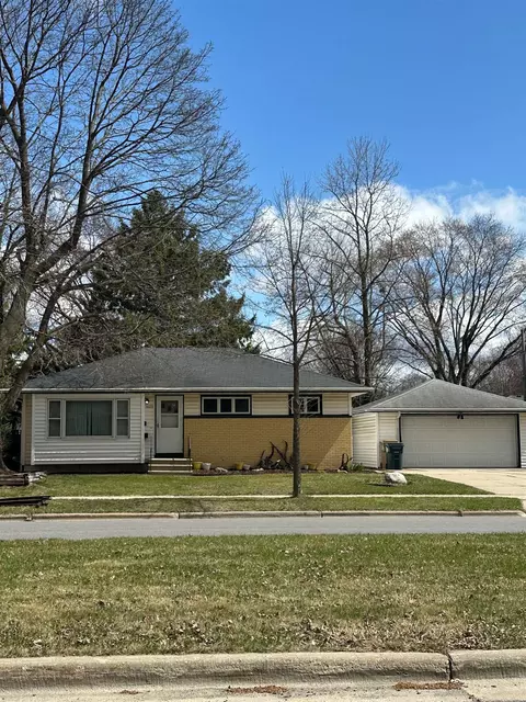 1117 Acewood Blvd, Madison, WI 53716