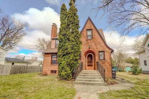 307 Grant St, Waunakee, WI 53597
