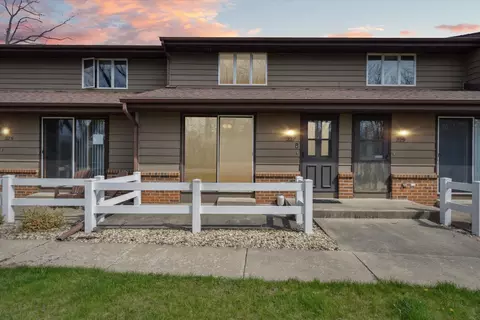 227 Ba Wood Ln, Janesville, WI 53545