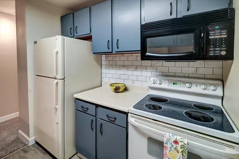 5325 Brody Dr #204, Madison, WI 53705