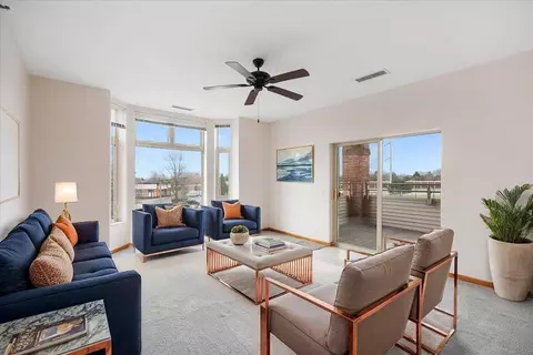 301 Harbour Town Dr #301, Madison, WI 53717