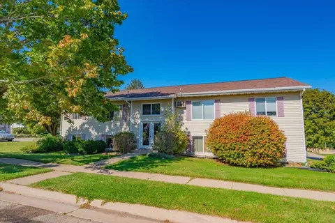 102 W Main St, Barneveld, WI 53507