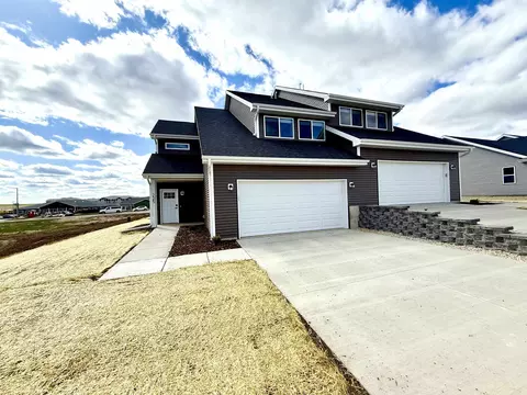 225 Liberty Park Dr, Oregon, WI 53575