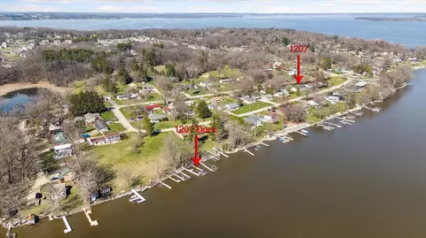 1207 E Cooper Dr, Edgerton, WI 53534