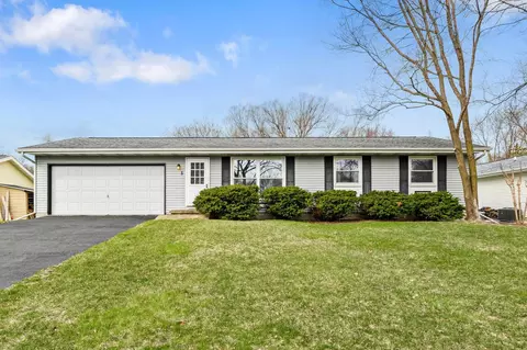5 Lyons Cir, Madison, WI 53704