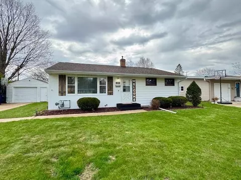 1604 N Lexington Dr, Janesville, WI 53545