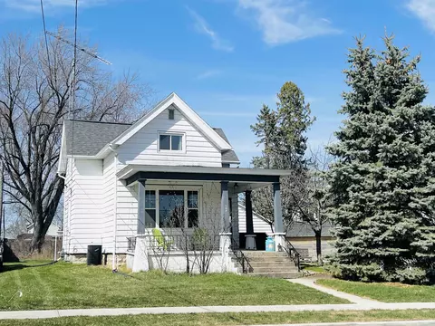 504 W 3rd St, Beaver Dam, WI 53916