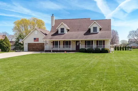 2827 S Waterford Ct, Beloit, WI 53511