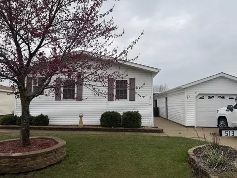 513 Mayflower Dr, Waterford, WI 53185