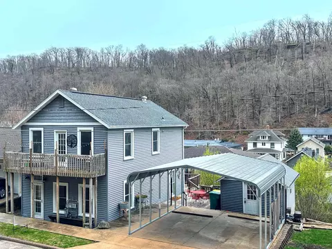 515 Ann St, Mcgregor, IA 52157