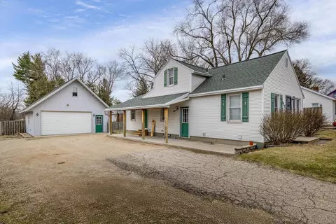 121 E North St, Deforest, WI 53532