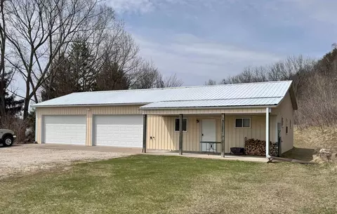 156 Pine St, Ferryville, WI 54628