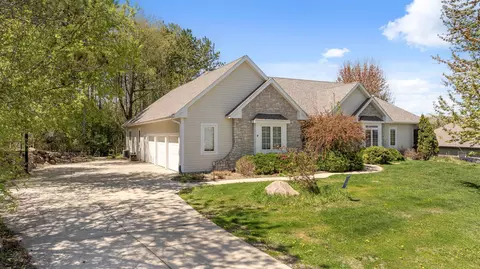 w6250 Apple Lane, Fort Atkinson, WI 53538