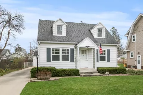 736 Eisenhower Ave, Janesville, WI 53545