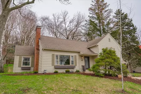 3316 Tally Ho Ln, Madison, WI 53705