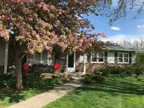 1636 Foxridge Ct, Middleton, WI 53562