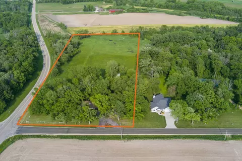 5532 Ridge Rd, Marshall, WI 53559