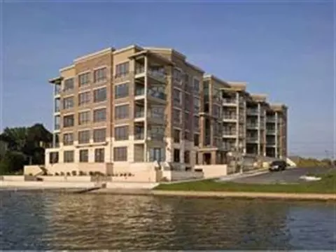 101 Ferchland Pl #302, Monona, WI 53714