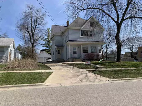 119 Vine St, Sun Prairie, WI 53590