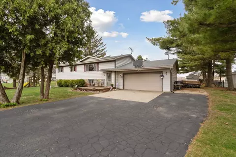 1746 W Russell Rd, Janesville, WI 53545