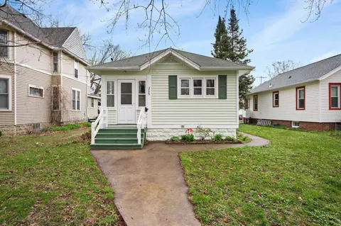 206 Van Deusen St, Madison, WI 53715