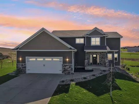 212 Ridgestone Dr, Lodi, WI 53555