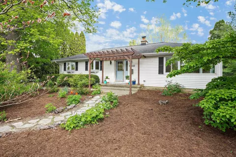 5308 Mckenna Rd, Monona, WI 53716
