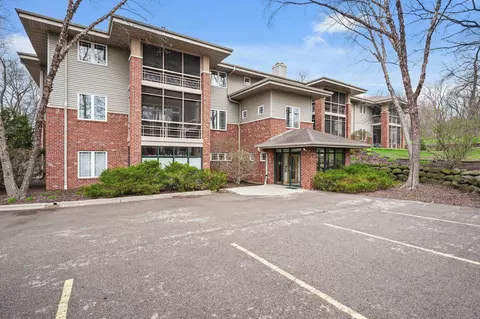 2820 Mickelson Pkwy #304, Fitchburg, WI 53711