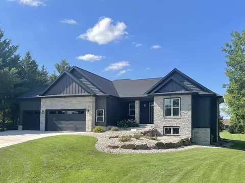 3156 Breeze Dr, Sun Prairie, WI 53590