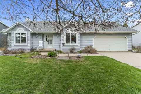 926 Foxfield Rd, Oregon, WI 53575