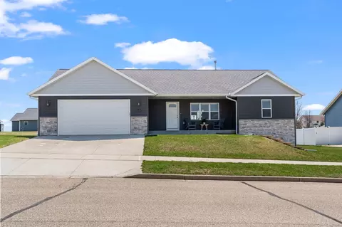 2128 Cambridge Ct, Reedsburg, WI 53959