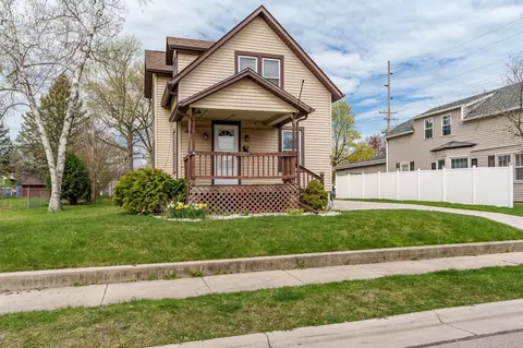 479 N Walnut St, Janesville, WI 53548