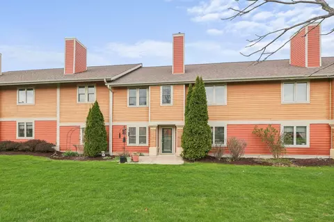 125 E Railroad St #102, Verona, WI 53593