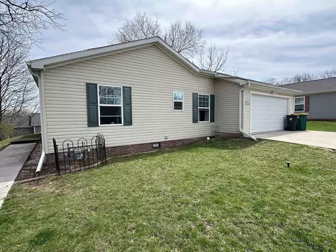 w211n11454 Woodfield Ln, Germantown, WI 53022