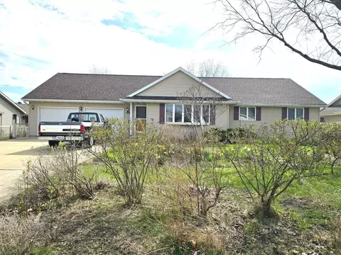 1822 Saint George Ln, Janesville, WI 53545