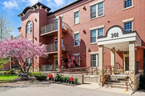 201 E Lane St #103, Sun Prairie, WI 53590