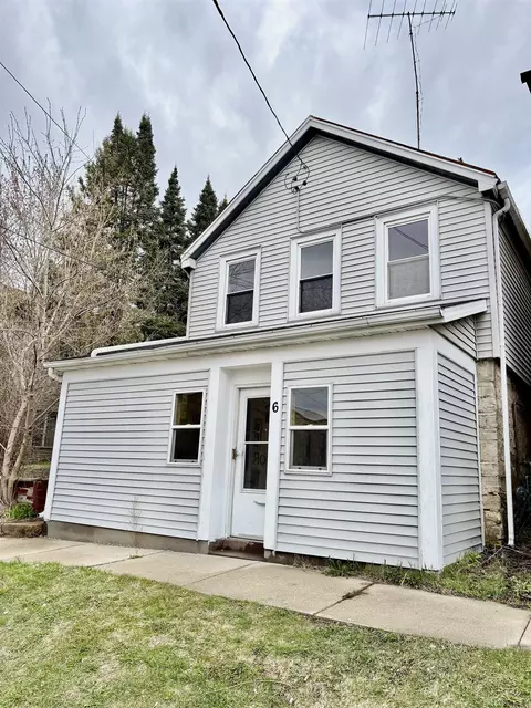 6 S German St, Mayville, WI 53050