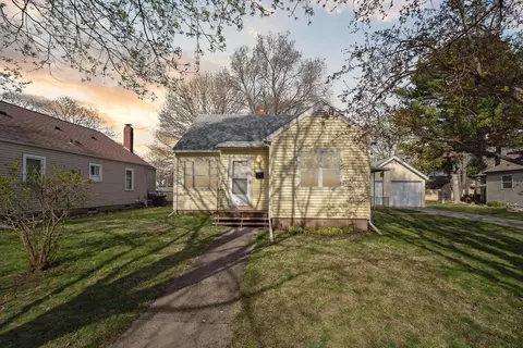 909 Caroline St, Janesville, WI 53545